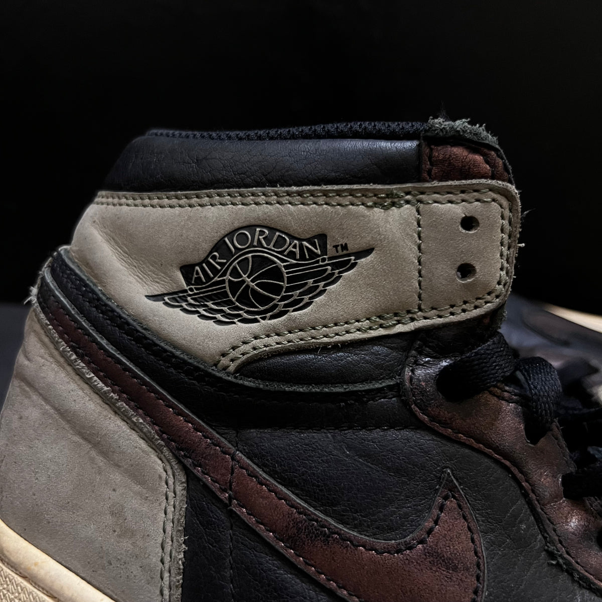 Air Jordan 1 Retro High OG Patina Rust Shadow 🤎
Size 9 & 10 Pak 🇵🇰