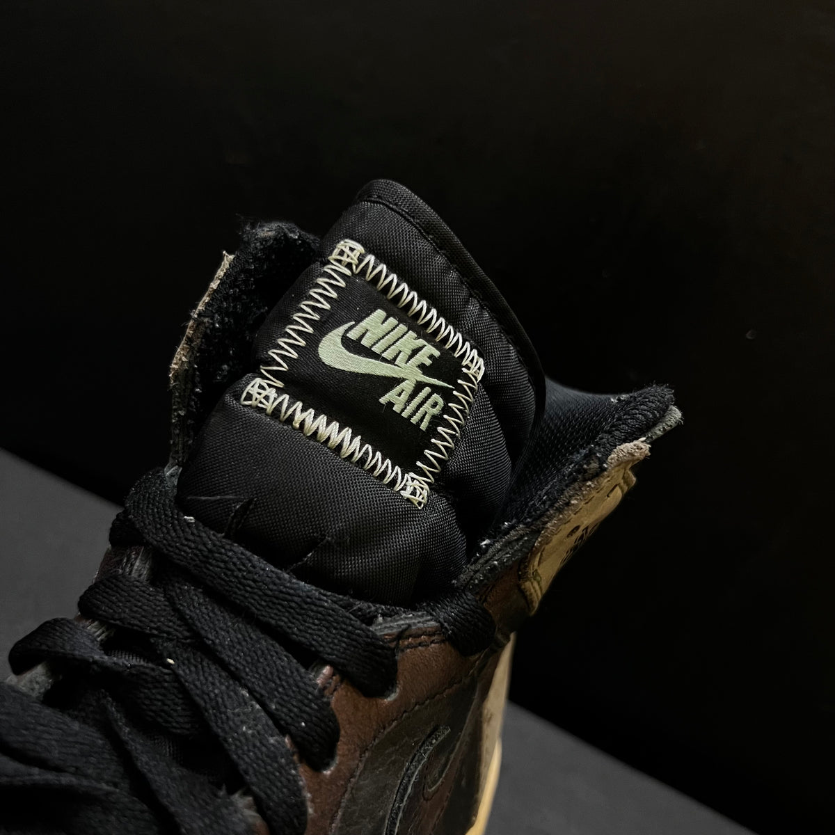 Air Jordan 1 Retro High OG Patina Rust Shadow 🤎
Size 9 & 10 Pak 🇵🇰