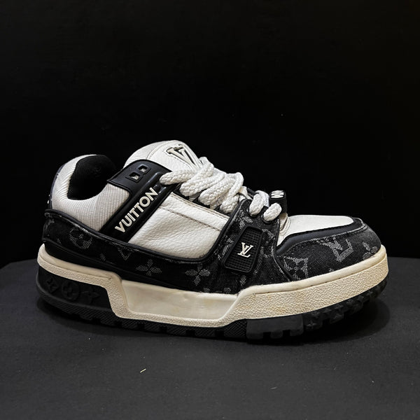 LV Trainer Sneaker 🌚 Size 9 & 10 Pak 🇵🇰