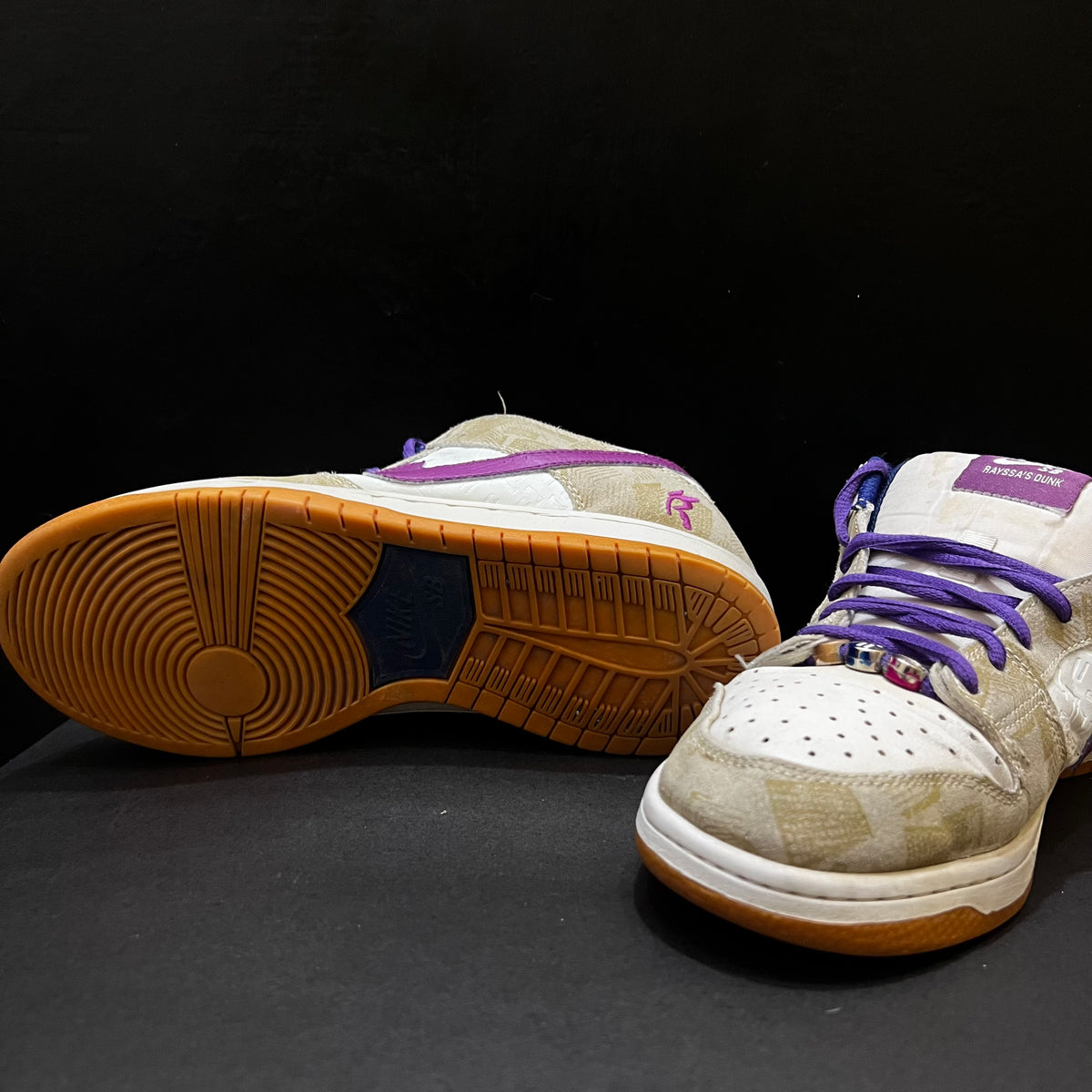 Nike SB Dunk Low
Pure Platinum and Vivid Purple 💜
Size 7 & 8 Pak 🇵🇰