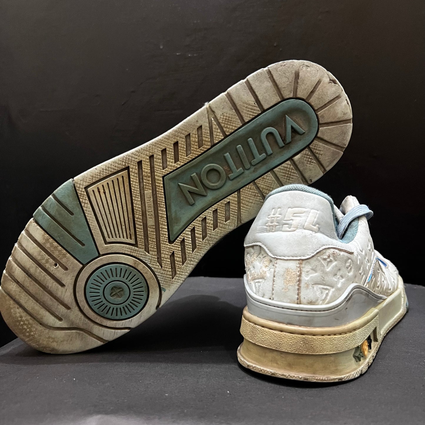 Louis Vuitton Rare Edition ❤️
Size 9 & 10 Pak 🇵🇰