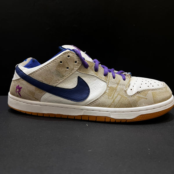 Nike SB Dunk Low
Pure Platinum and Vivid Purple 💜
Size 7 & 8 Pak 🇵🇰