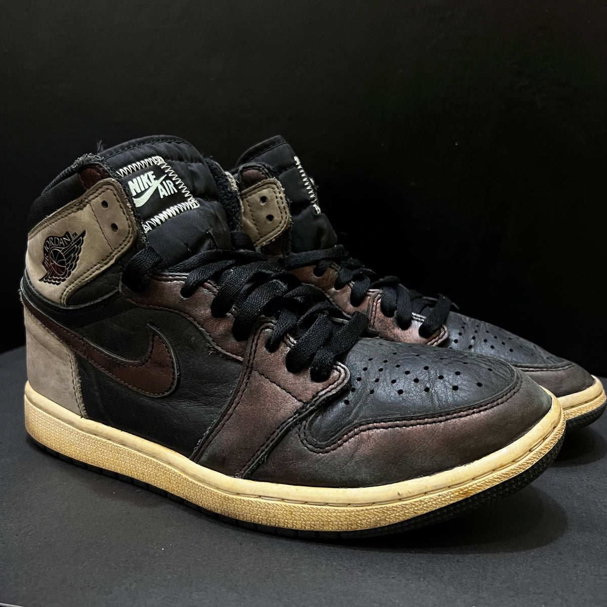 Air Jordan 1 Retro High OG Patina Rust Shadow 🤎
Size 9 & 10 Pak 🇵🇰