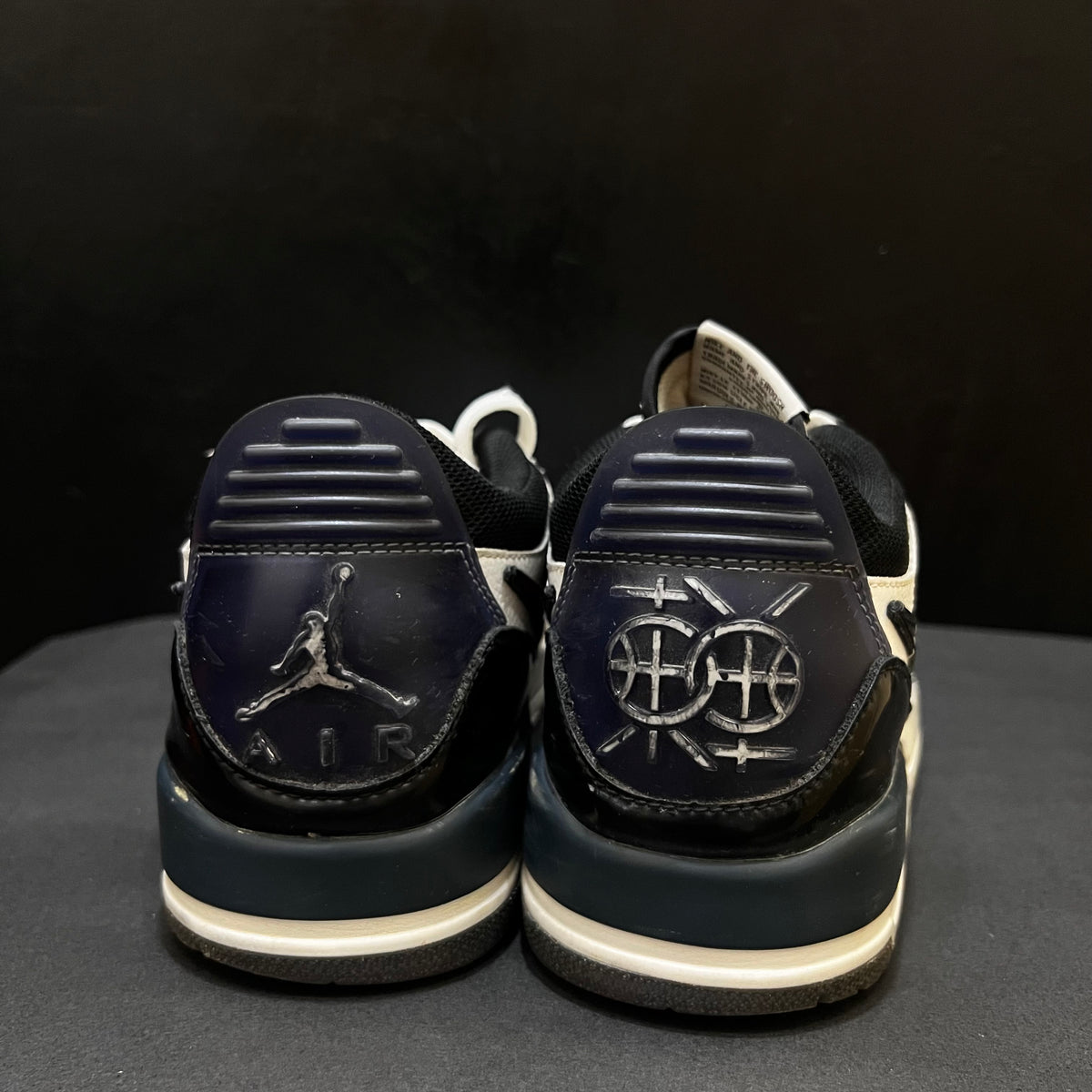 Air Jordan Legacy 312 🩵✅
Size 9 & 10 Pak 🇵🇰