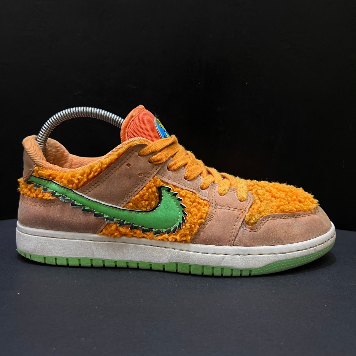 Nike SB Dunk Low Grateful Dead Bears Orange sneakers 🤩
Size 7 & 8 Pak 🇵🇰