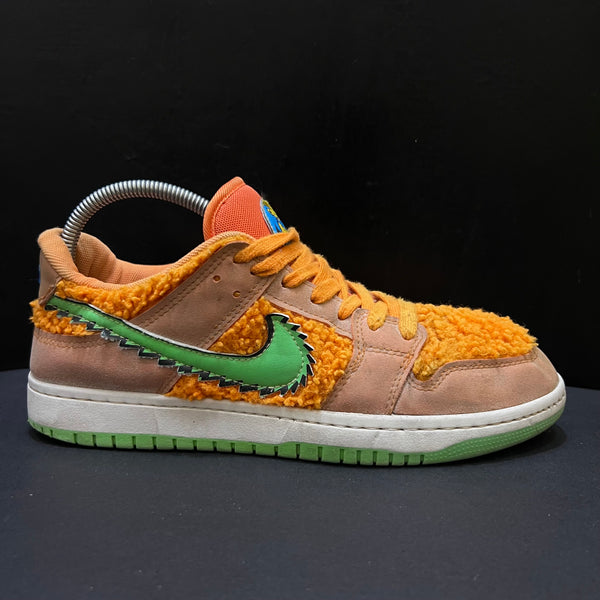 Nike SB Dunk Low Grateful Dead Bears Orange sneakers 🤩
Size 7 & 8 Pak 🇵🇰