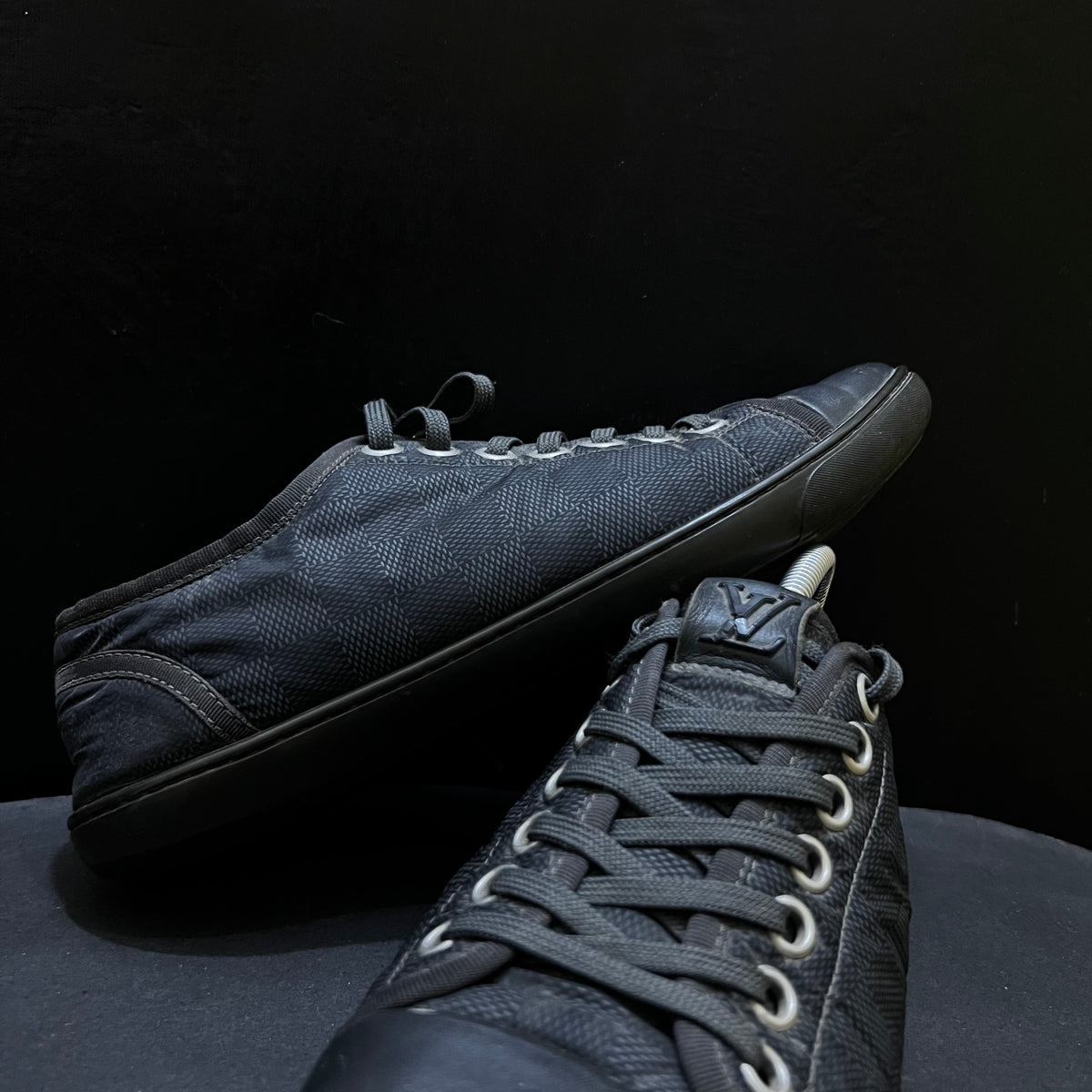 Louis Vuitton Black 🖤 Size 7 & 8 Pak 🇵🇰
