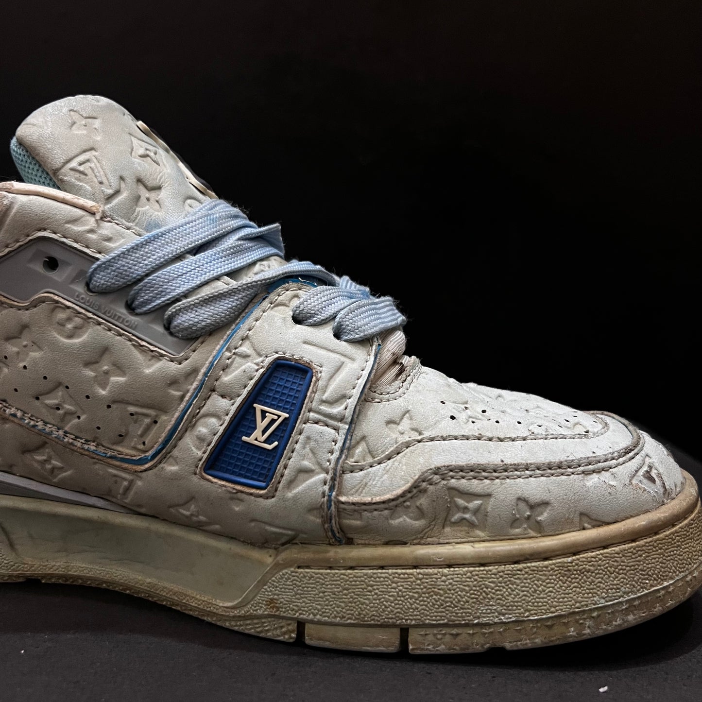 Louis Vuitton Rare Edition ❤️
Size 9 & 10 Pak 🇵🇰