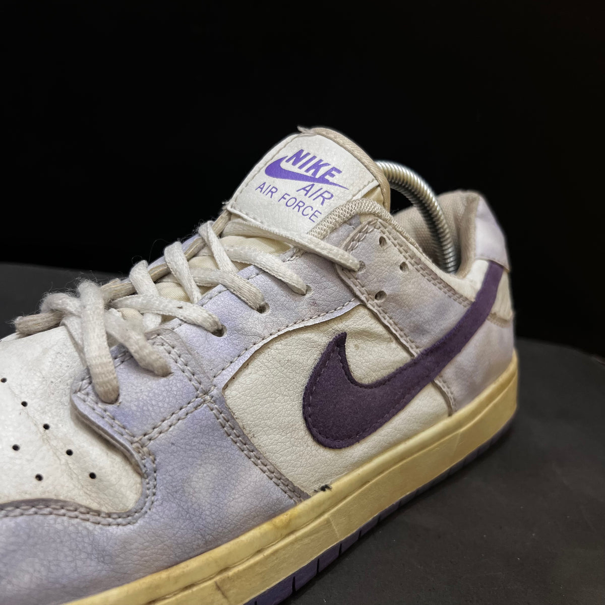 white and purple low-top Nike tennis 💜🤍 Size 9 & 10 Pak 🇵🇰