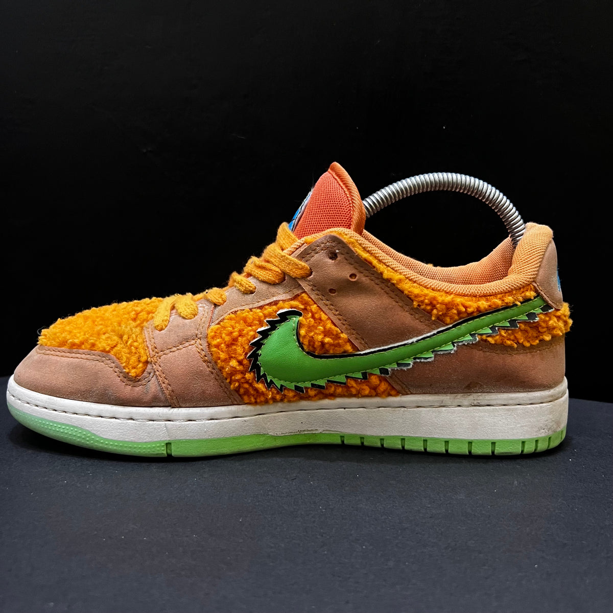 Nike SB Dunk Low Grateful Dead Bears Orange sneakers 🤩
Size 7 & 8 Pak 🇵🇰