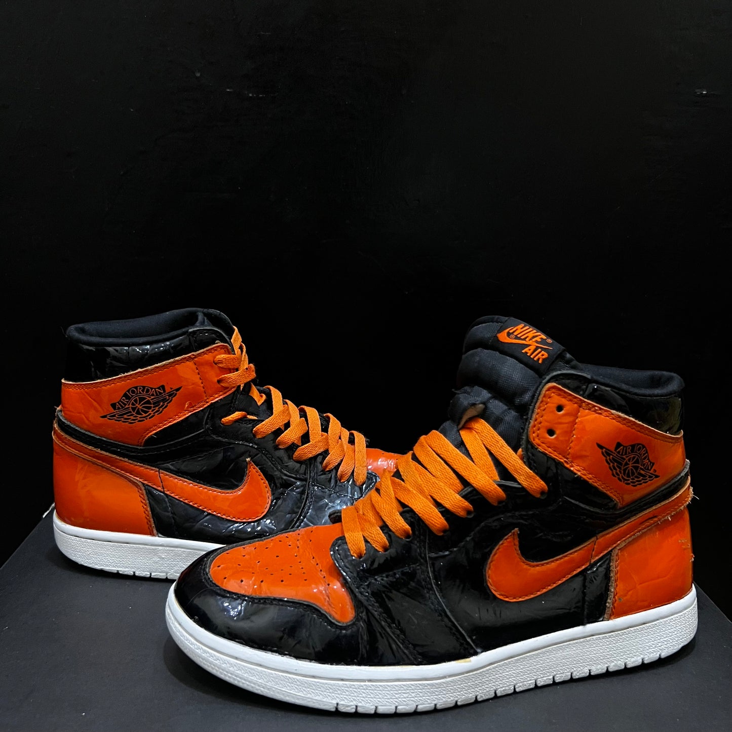Air Jordan 1 Retro High OG 'Shattered Backboard 3.0' 🧡
Size 7 & 8 Pak 🇵🇰