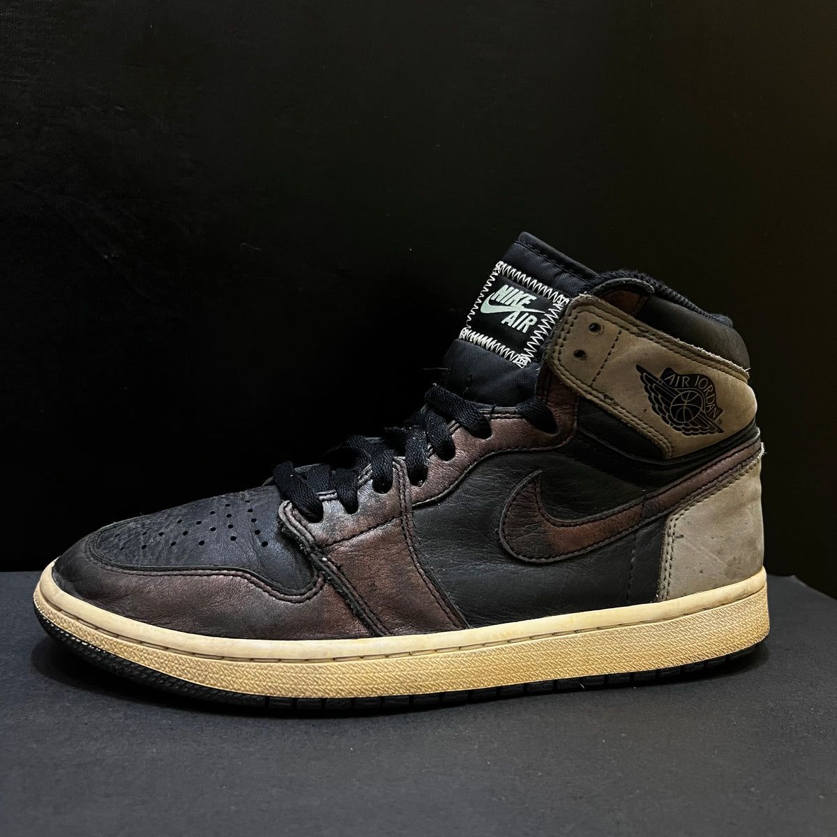 Air Jordan 1 Retro High OG Patina Rust Shadow 🤎
Size 9 & 10 Pak 🇵🇰
