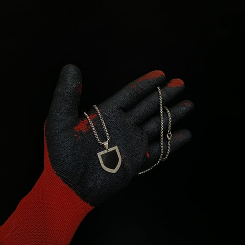 THE BLACK SHIELD Chain