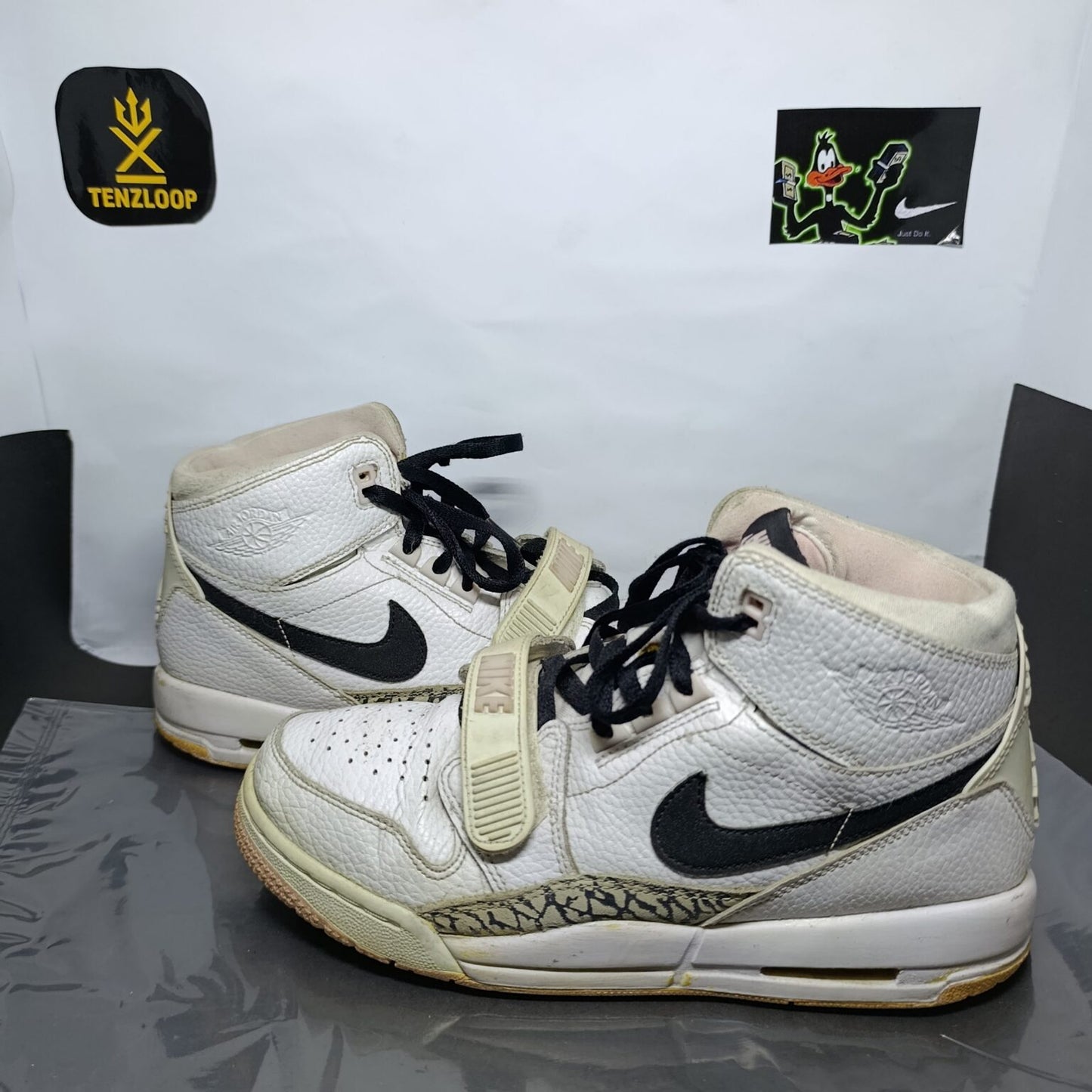 Air Jordan Legacy 312 GS ‘White Black Pink Foam’ 🤍 Size 5 & 6 Pak 🇵🇰