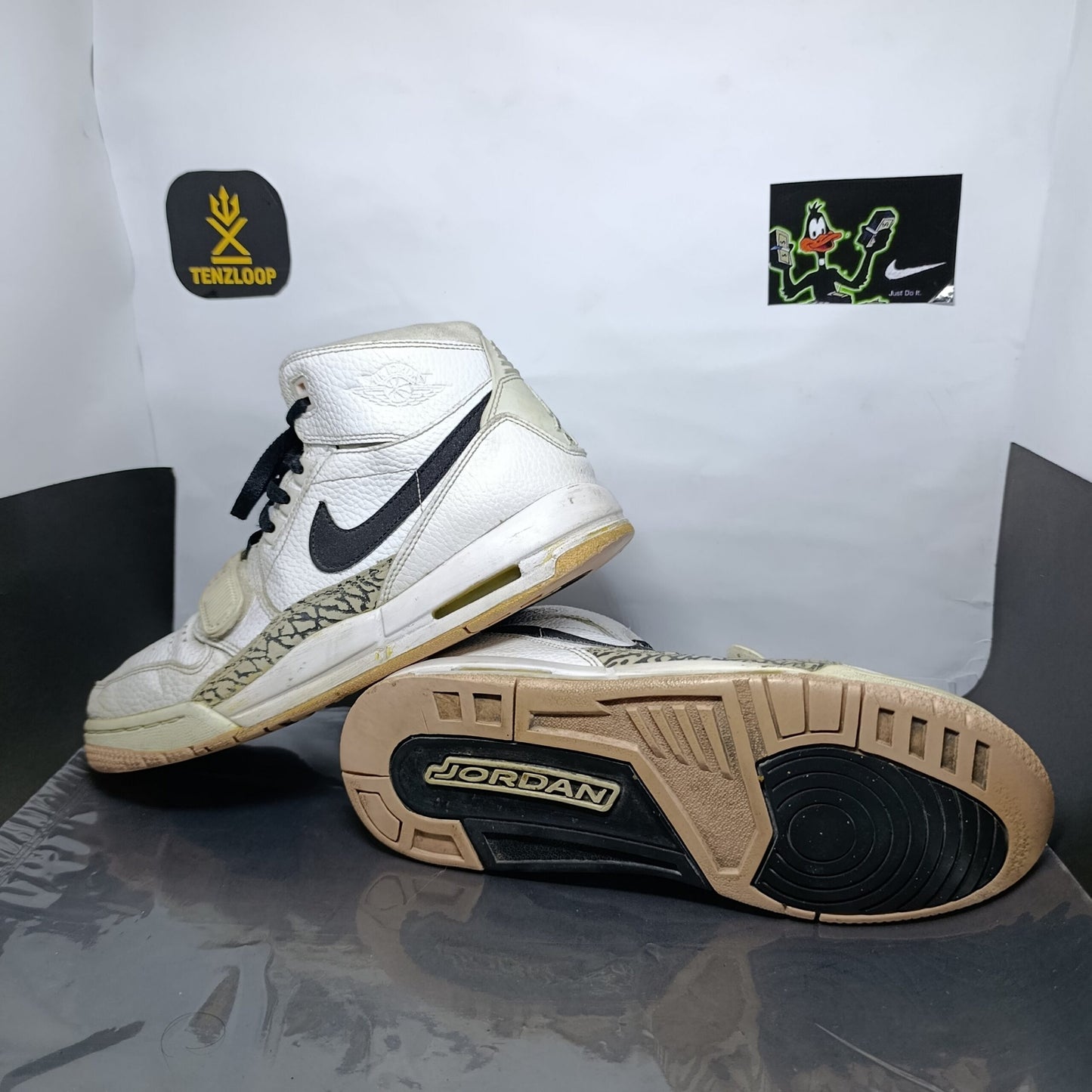 Air Jordan Legacy 312 GS ‘White Black Pink Foam’ 🤍 Size 5 & 6 Pak 🇵🇰