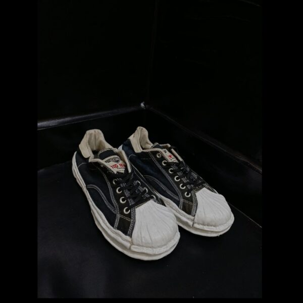 GN OG SOLE CANVAS LOW TOP SNEAKER 👟 
Size 7 🇵🇰 - Image 3