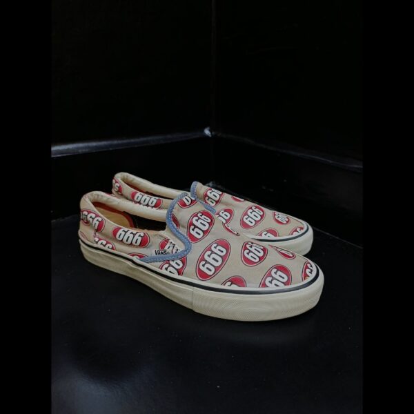 Vans x Supreme 🔥
Size 7 Pak 🇵🇰 - Image 3