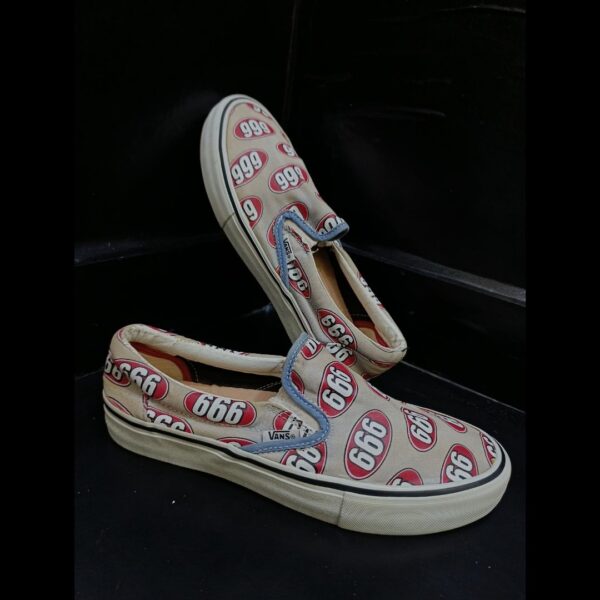 Vans x Supreme 🔥
Size 7 Pak 🇵🇰 - Image 2