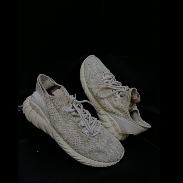 Adidias Tubalar Doom ❤️
Size 8 & 8.5 Pak 🇵🇰 - Image 2