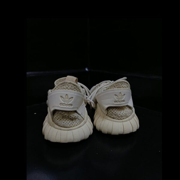 Adidias Tubalar Doom ❤️
Size 8 & 8.5 Pak 🇵🇰 - Image 3