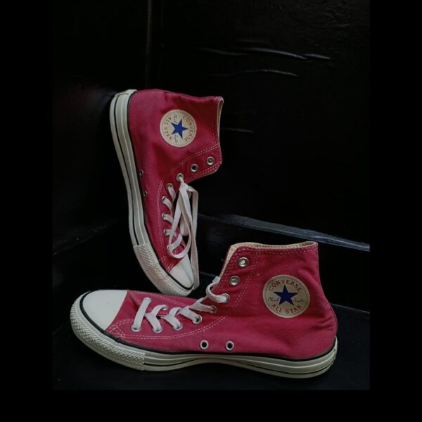 Converae Pink Sneakers 💕
Size 8 & 9 Pak 🇵🇰 - Image 2