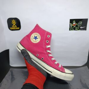 Converae Pink Sneakers 💕
Size 8 & 9 Pak 🇵🇰