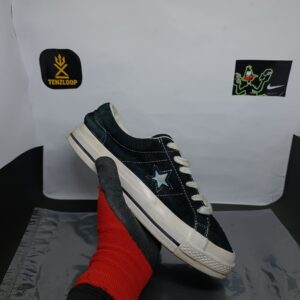 Converae One Star 🔥
Size 6 Pak 🇵🇰