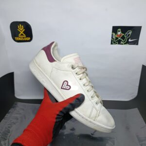 Adidas Stan Smith Victory Heart ❤️
Size 7 & 7.5 Pak 🇵🇰