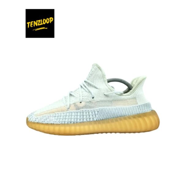 Yeezy 350 V2 🔥
Size 7 Pak 🇵🇰