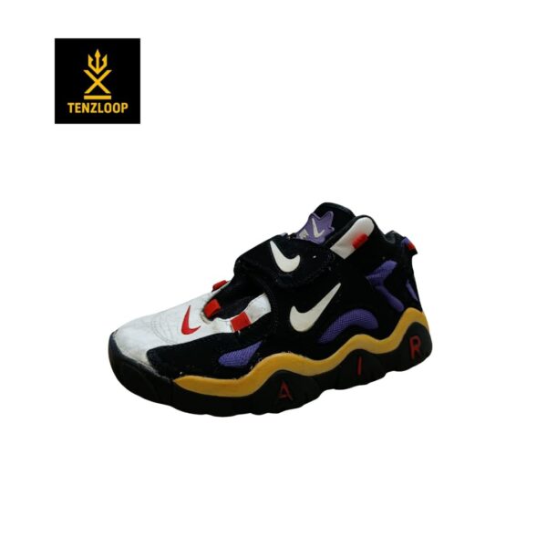 Nike Air Barrage ❤️
Size 10 Pak 🇵🇰