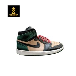 Nike Air Jordan 1 🔥
Size 10 Pak 🇵🇰