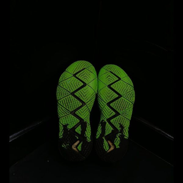 Nike Kyrie 4 BlackGreen 🔥
Size 10 & 11 Pak 🇵🇰 - Image 3