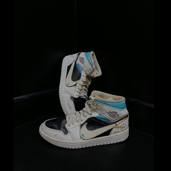 Nike Air Jordan Mids Custom 🤍
Size 7 & 8 Pak 🇵🇰 - Image 2