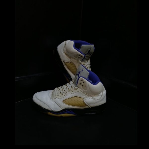 Air Jordan 5 Retro Dark ❤️
Size 8 & 9 Pak 🇵🇰 - Image 2