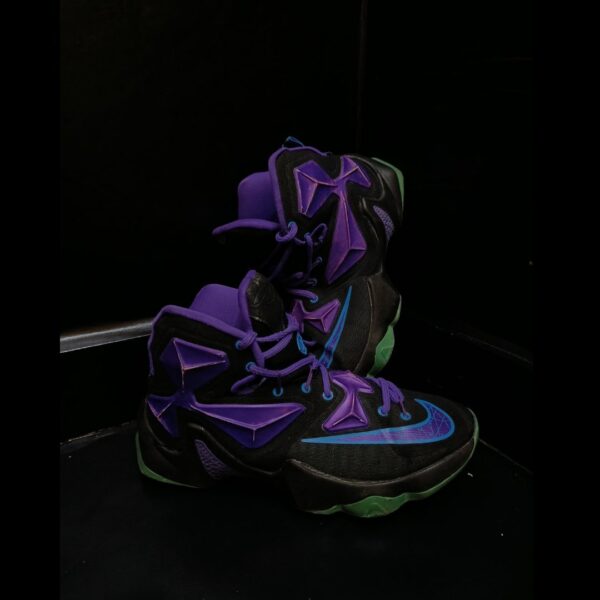 Sepatu Basket Nike Lebron 🔥
Size 9 & 10 Pak 🇵🇰 - Image 2