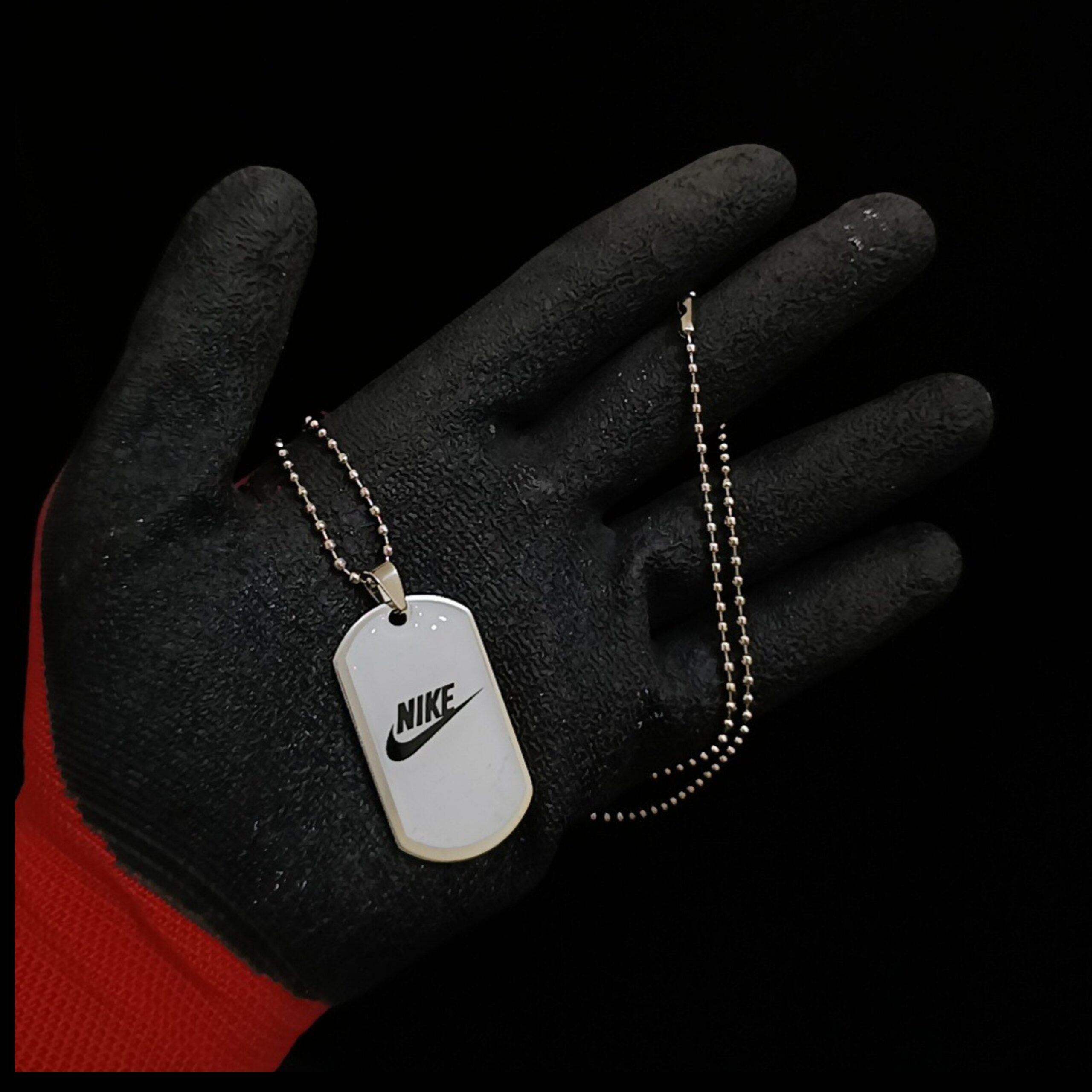 Nike Victory Pendant