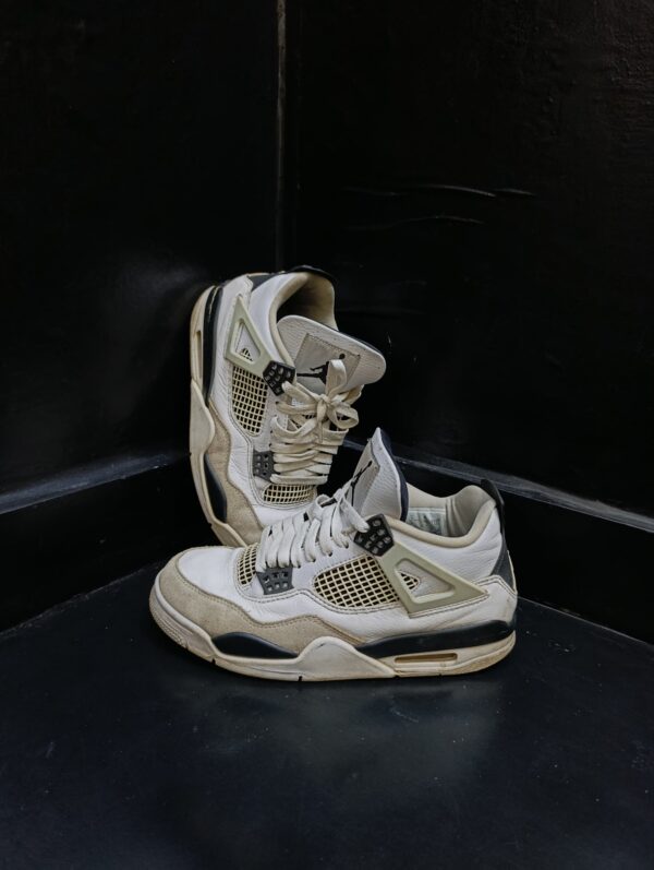 Air Jordan 4 ❤️
Size 6 & 7 Pak 🇵🇰 - Image 2