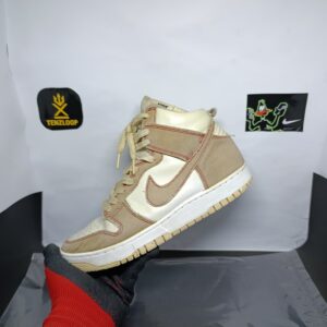 Nike Dunk High Barely Rose ❤️
Size 5 & 6 Pak 🇵🇰