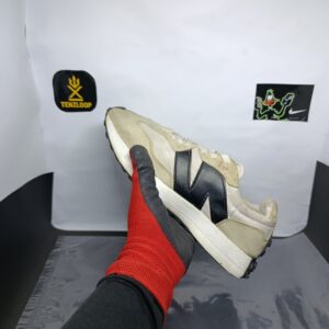 New Balance 327 ❤️
Size 6 & 7 Pak 🇵🇰