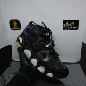 Nike Air CB 34 ❤️🔥
Size 11 & 12 Pak 🇵🇰