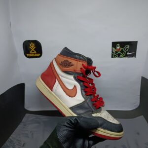 Jordan 1 Retro OG High ❤️😍
Size 6 & 7 Pak 🇵🇰