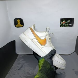Nike Air Force 1 Swoosh 🔥
Size 9 & 10 Pak 🇵🇰