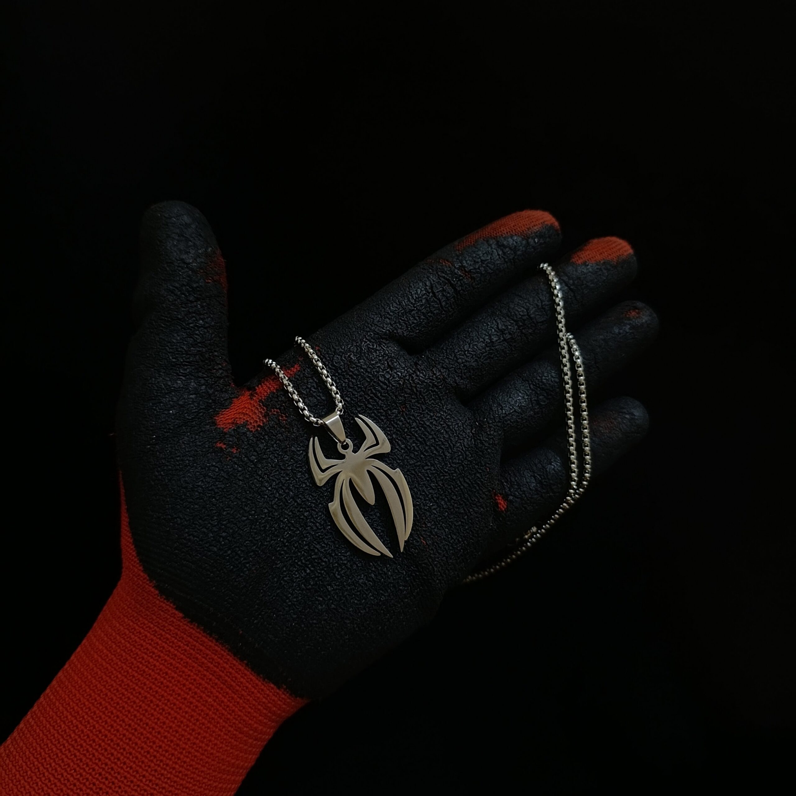 THE Spider Chain